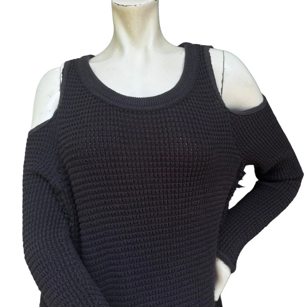 Free People Dark Gray Chunky Knit Oversized Cold Shoulder Raw Hem Sweater Small